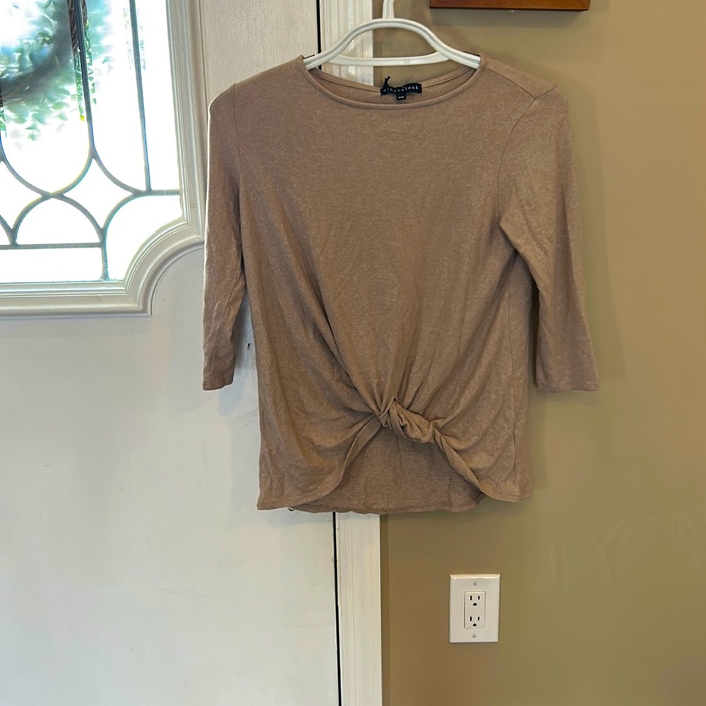 NWT Gibson tan top.  Super soft.  Runs big- fits like a small
